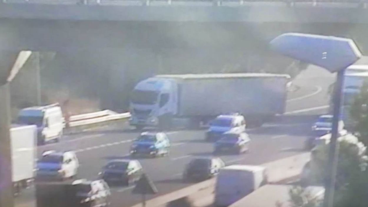 Reoberts els dos carrils tallats a l'AP-7 per l'accident d'un camió que ja ha estat retirat