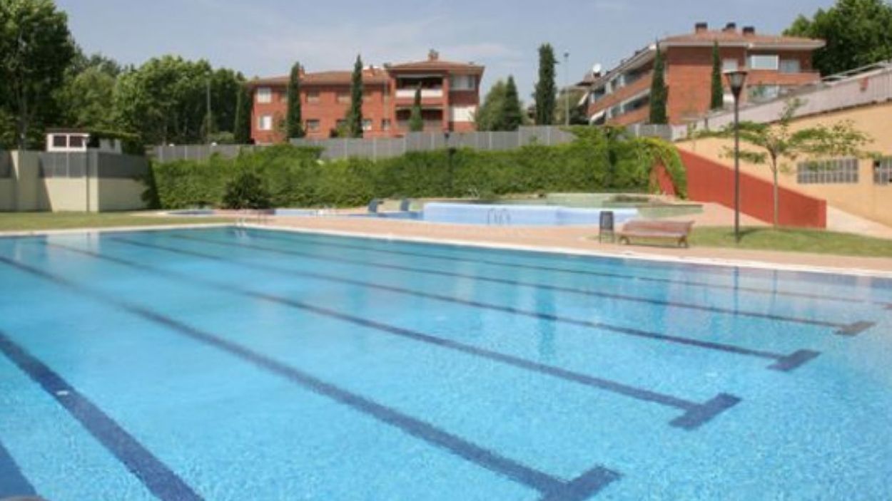 La cobertura de la piscina del Parc Central per a l'hivern, pendent del PGM