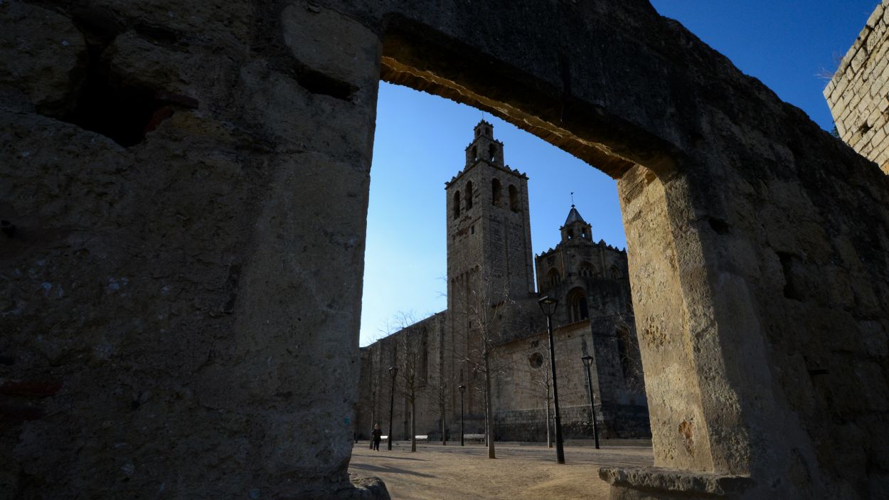 Comencen els dissabtes de visites nocturnes i llegendes al Monestir
