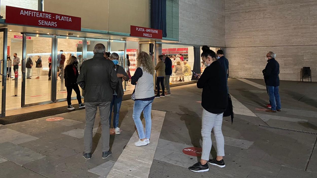 El Teatre-Auditori reobre portes amb seguretat i amb l'obra 'Juana' que enceta temporada