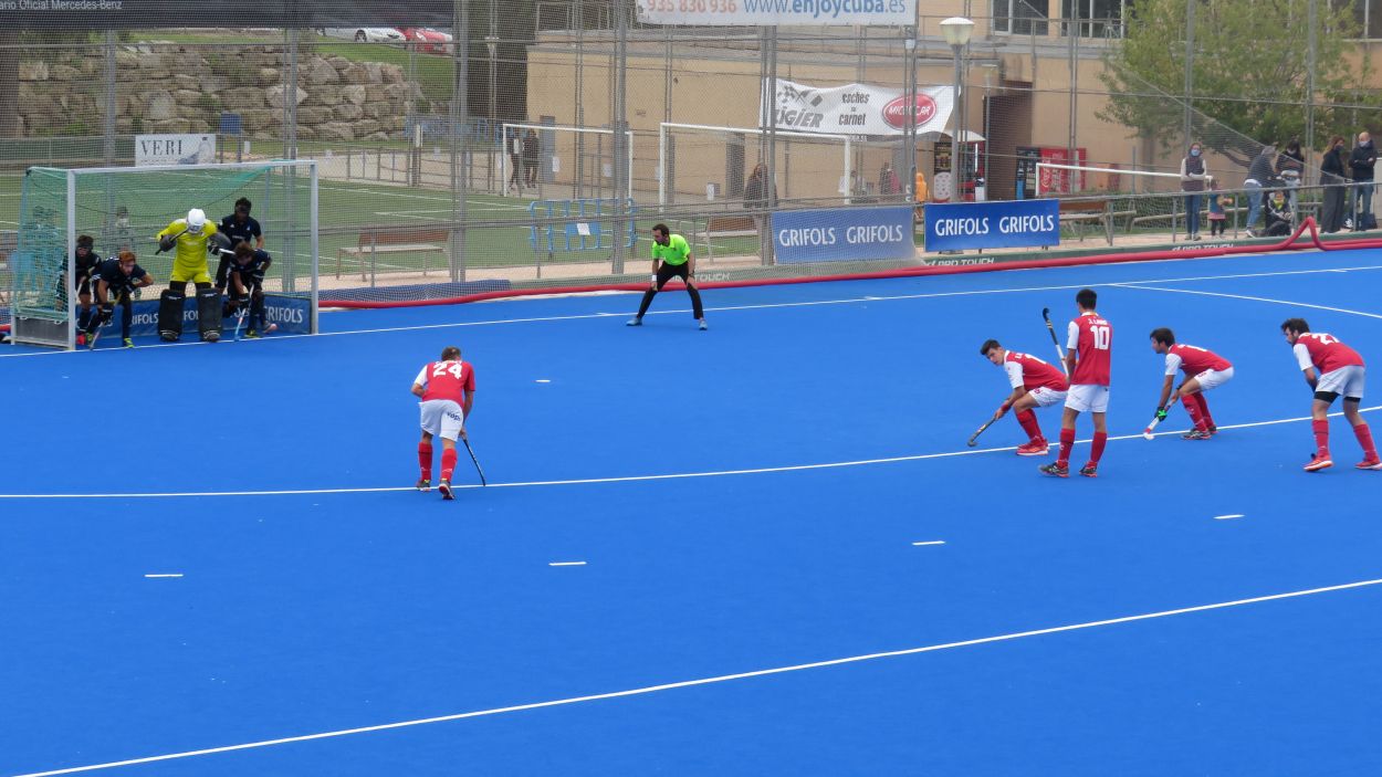 El Junior deixa escapar el triomf a la recta final i empata davant el CD Terrassa en un matx gris