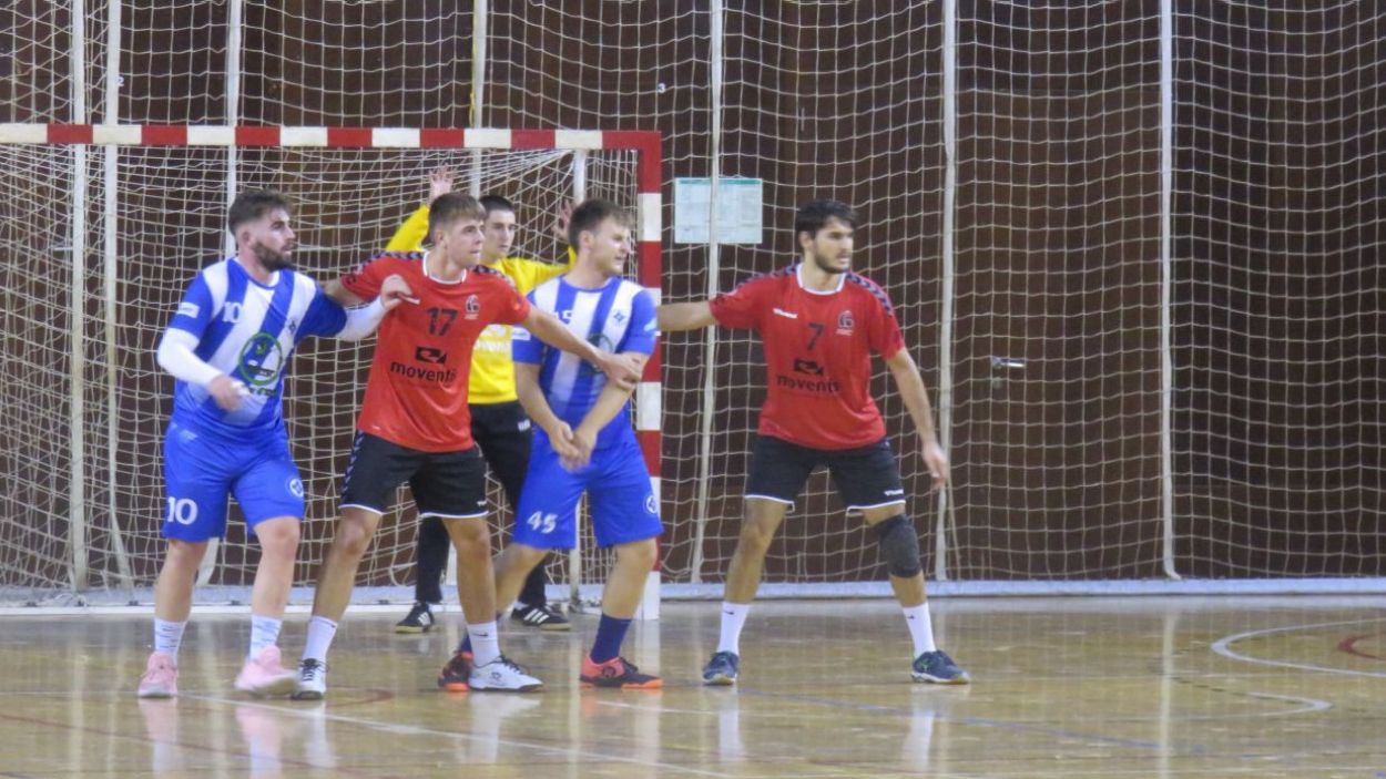 Estrena victoriosa del nou Handbol Sant Cugat d'Andrei Xepkin davant el Banyoles