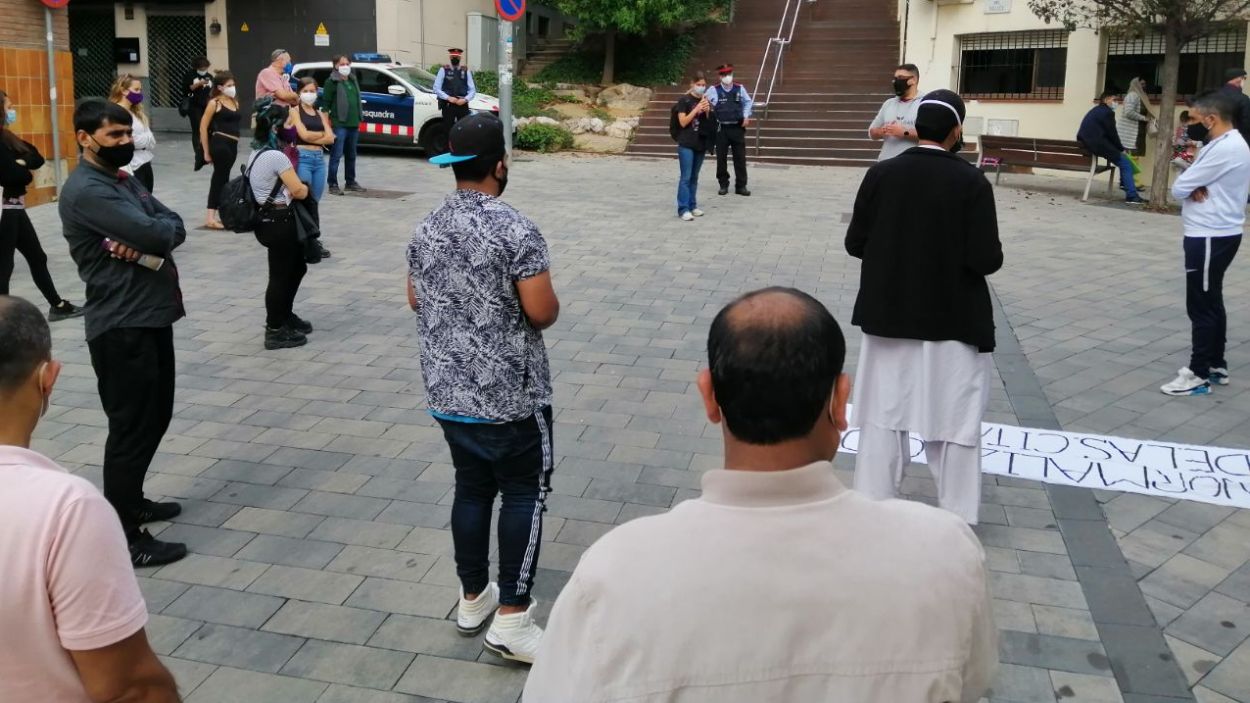 Protesta per reclamar el desbloqueig de les cites d'estrangeria a la Policia Nacional