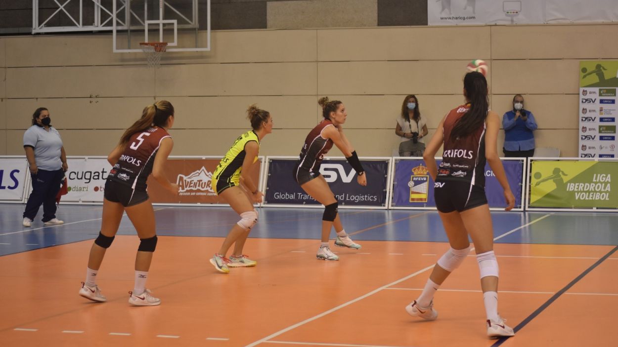 Un DSV- Club Voleibol Sant Cugat amb dues cares es veu superat per l'Avarca Menorca