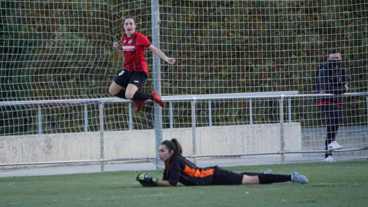El SantCu femení cau al camp de La Roca en un partit molt igualat