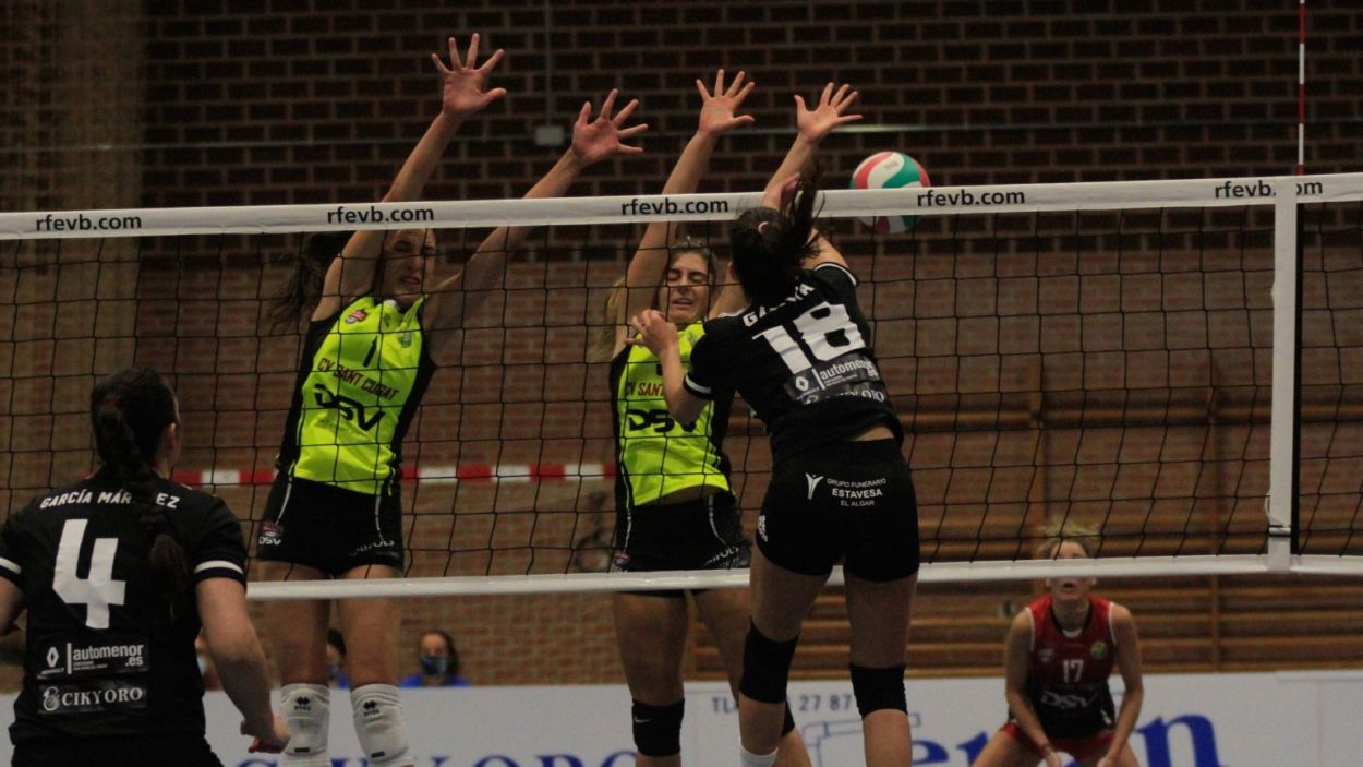 El DSV-Volei Sant Cugat estrena victòria a la pista de l'Algar Surmenor