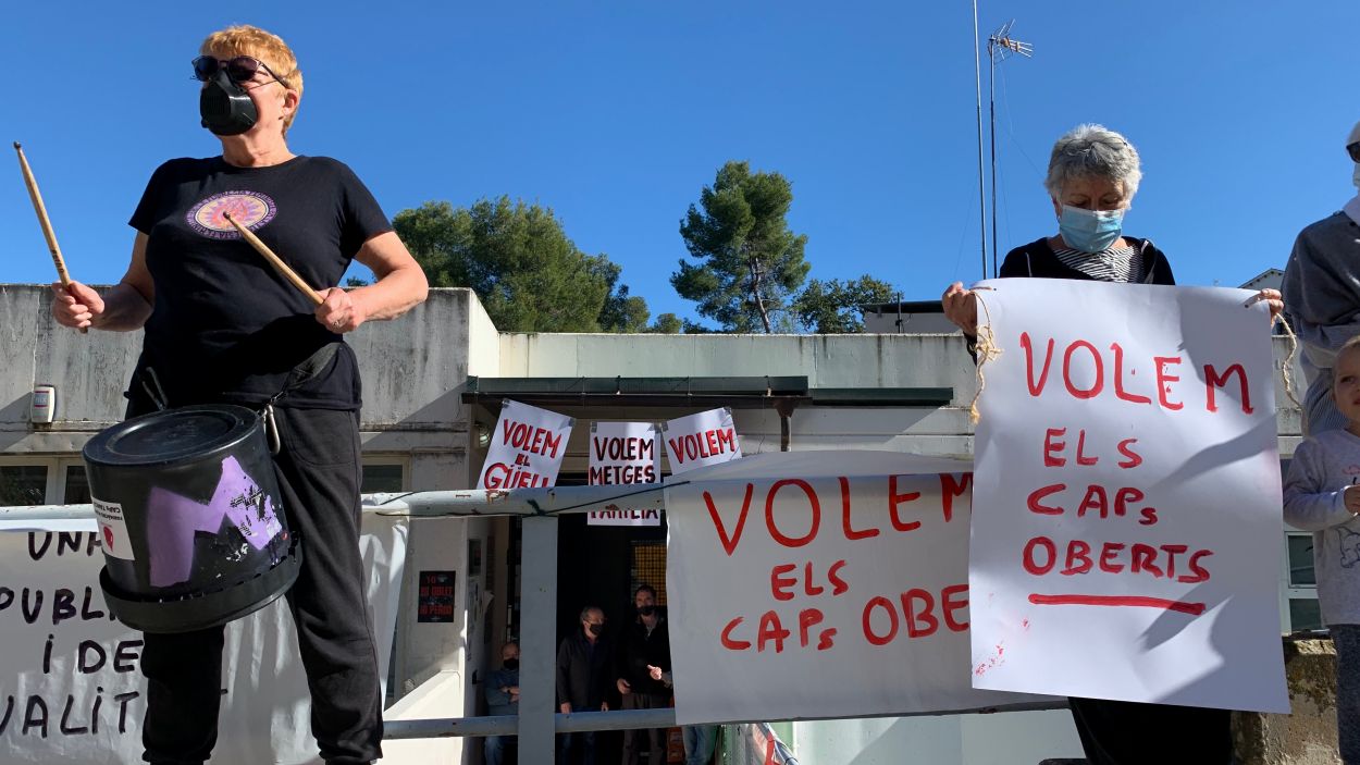 Assemblea del veïnat de la Floresta i les Planes per abordar la situació dels consultoris