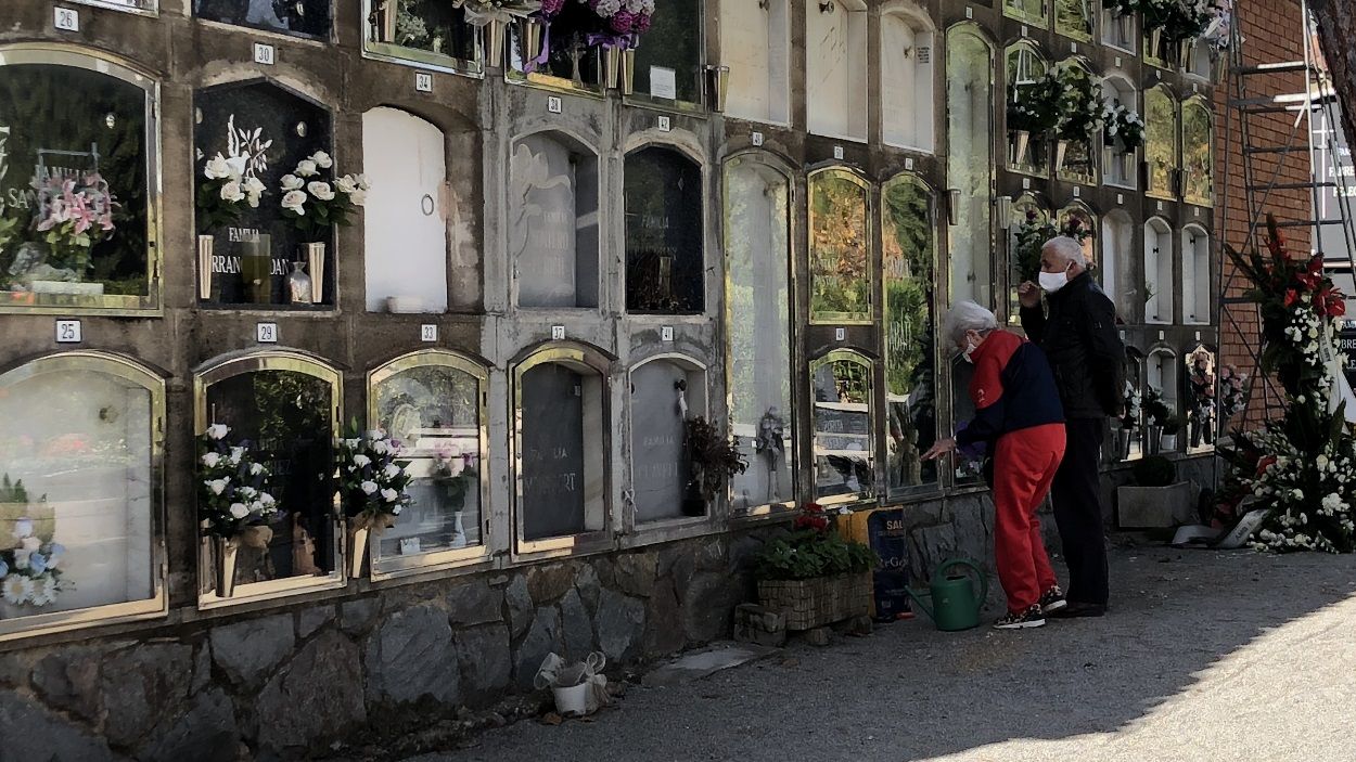 El Cementiri de Sant Cugat obre de 9 h a 18 h amb motiu de Tots Sants