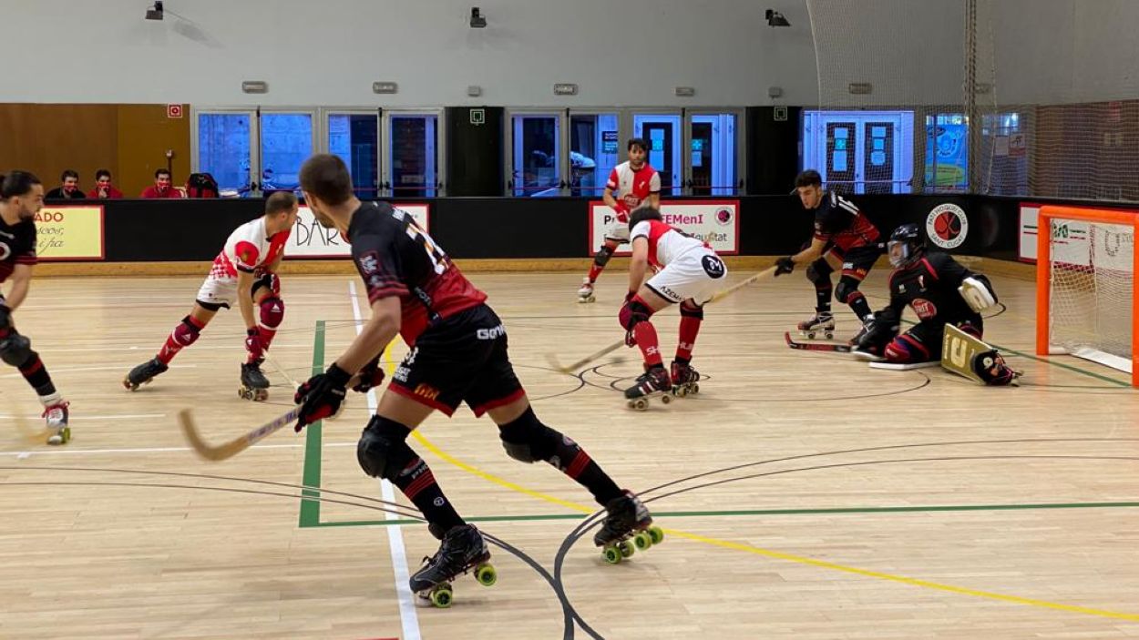 Primer triomf del Patí Hoquei a la lliga que goleja contundentment el Shum Maçanet