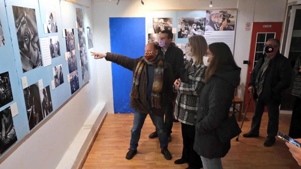 El fotògraf Kim Manresa fa una retrospectiva de la seva trajectòria, amb les persones sempre al centre