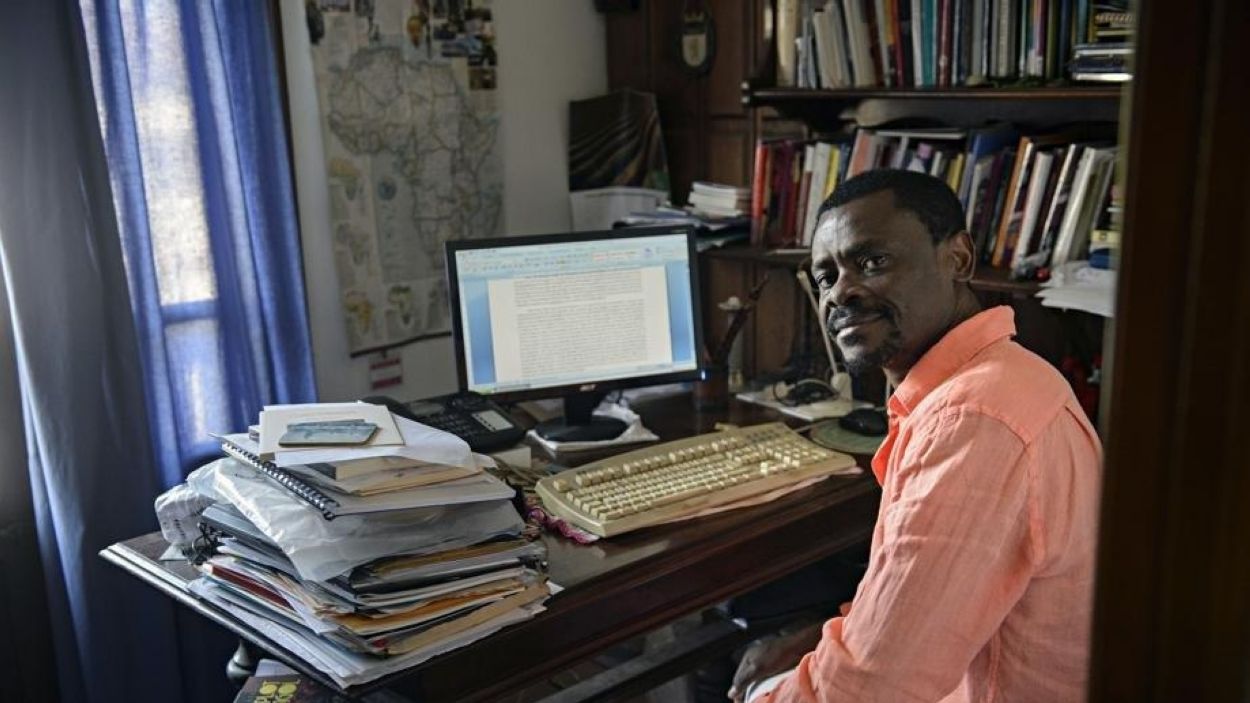 Juan Tomás Ávila Laurel (escriptor nascut a Guinea-Equatorial): 