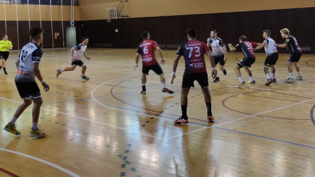 L'Handbol Sant Cugat encaixa la primera derrota de la temporada davant l'Esplugues