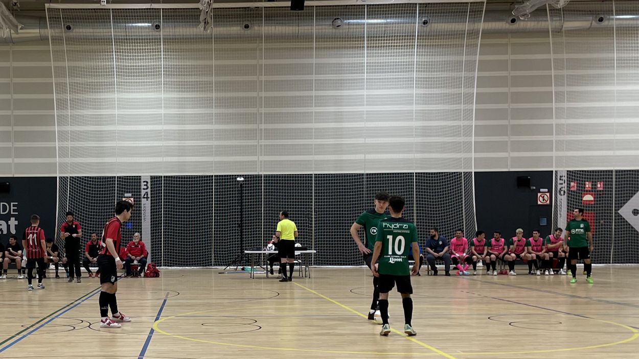 Empat del Futbol Sala Sant Cugat davant el Lloret en un duel clau pel descens