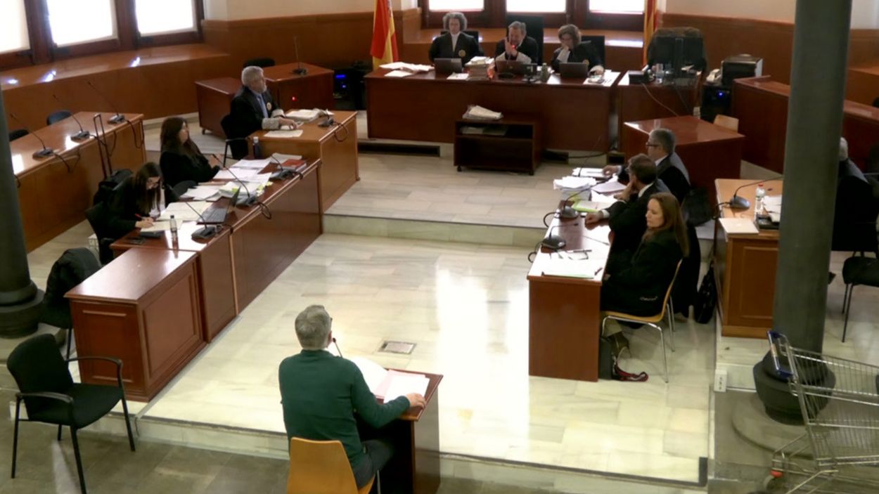 10 anys de presó per al mestre de la Salle Bonanova acusat d'agressió sexual a un fillastre i alumne