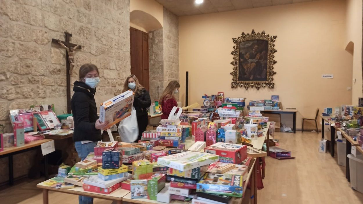 'Un nen, una joguina' torna un any més a Sant Cugat perquè cap infant es quedi sense joguina per Nadal