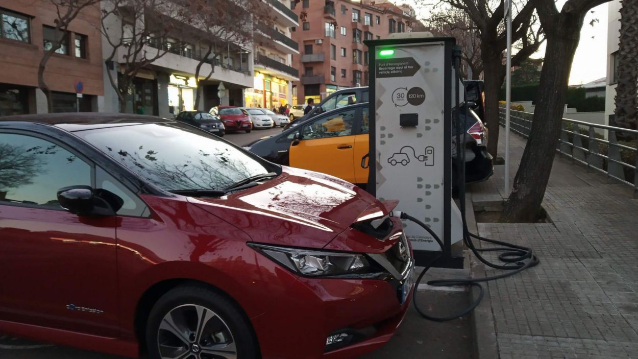 La proposta dels comuns d'un servei de vehicles elèctrics públic compartits queda aparcada