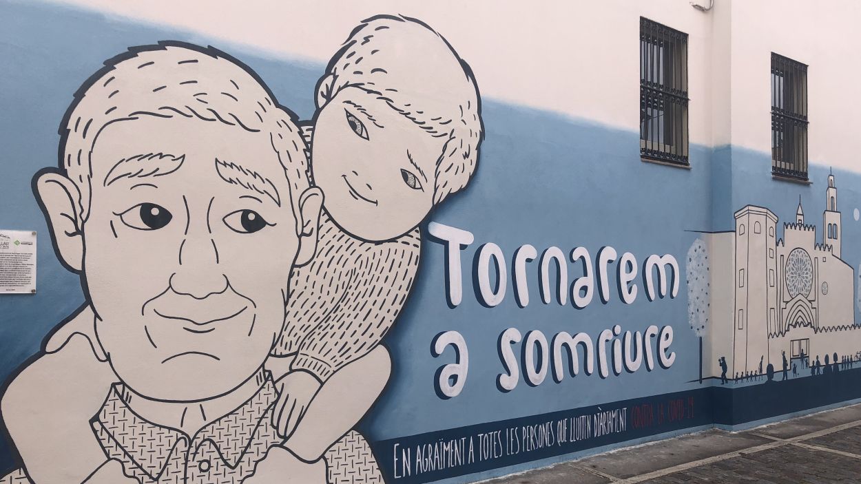 Un mural nou a la Llar d'Avis crida a tornar a somriure