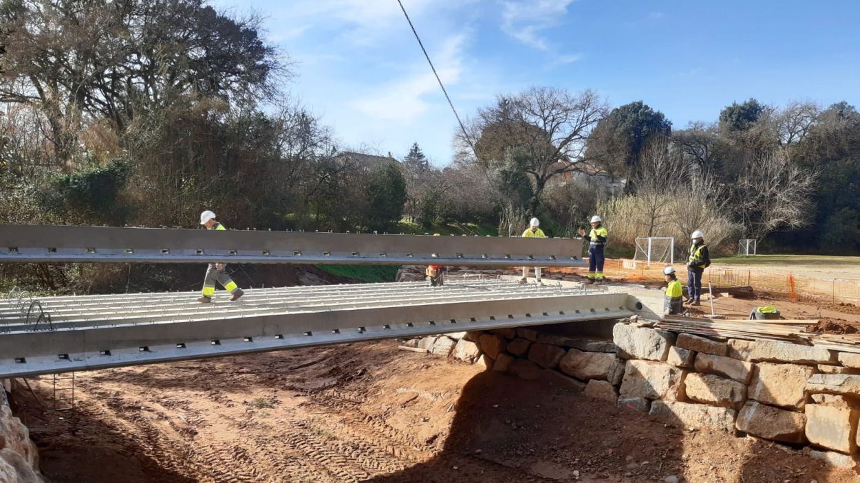 Les obres del nou pont del camp de futbol de Valldoreix podrien estar enllestides el mes que ve