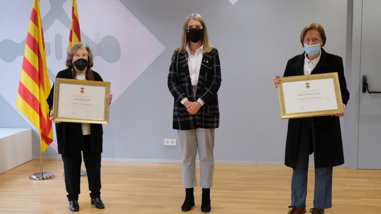 Carmen Rojo i Montserrat Obiols reben el diploma de filles predilectes