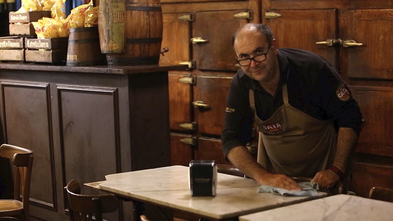 Miquel Hidalgo (cambrer del Bar Catalunya): 