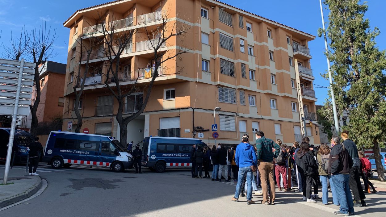 Els Mossos impedeixen una ocupació que es converteix en un 