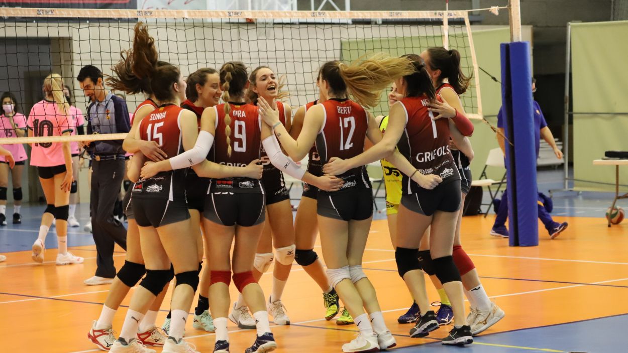 El sènior B del DSV- Volei Sant Cugat està a un pas de jugar la fase d'ascens a Superlliga 2