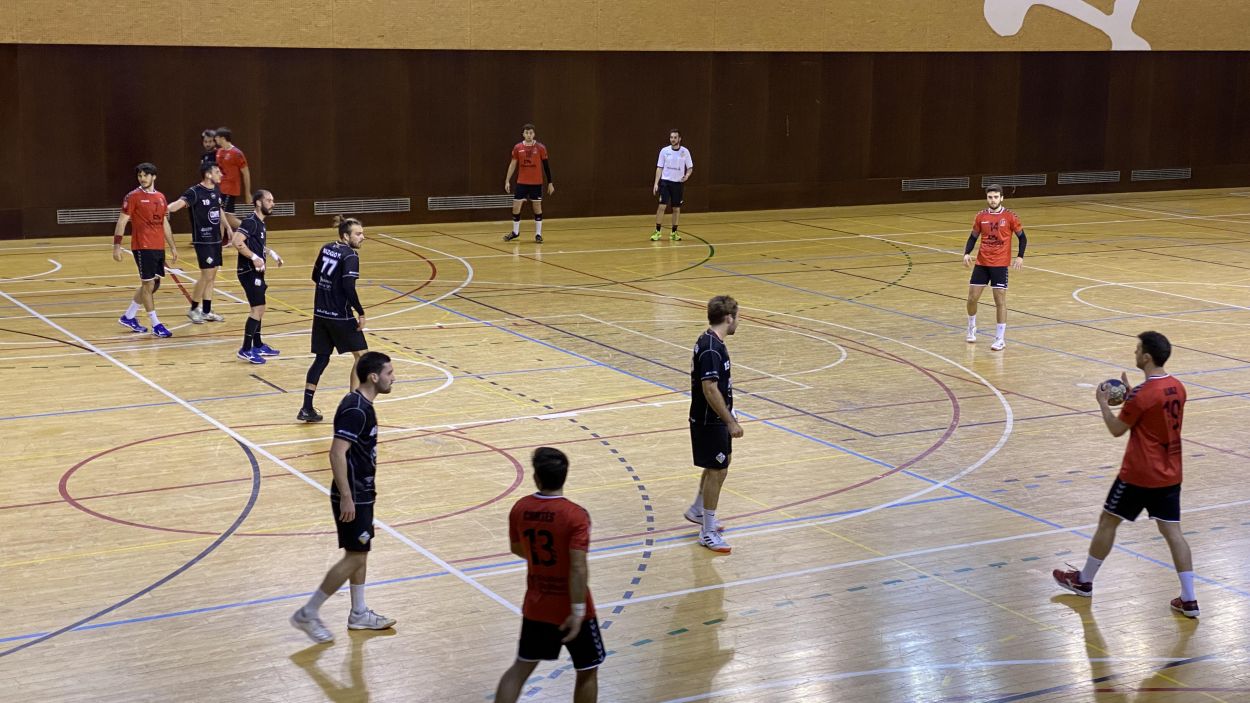 L'Handbol Sant Cugat empata davant l'OAR Gràcia i s'allunya de les dues primeres places