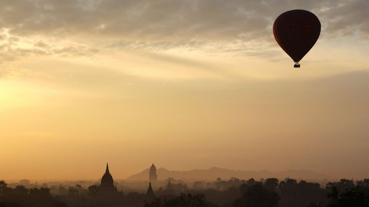 Viatja pel món amb 'L'Anell al dit' i Ràdio Sant Cugat