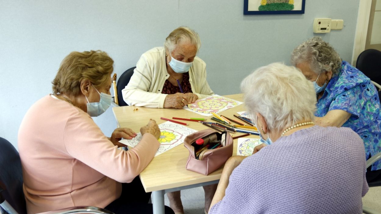 La Fundació Amics de la Gent Gran fa un crida per combatre l'aïllament i la soledat no desitjada