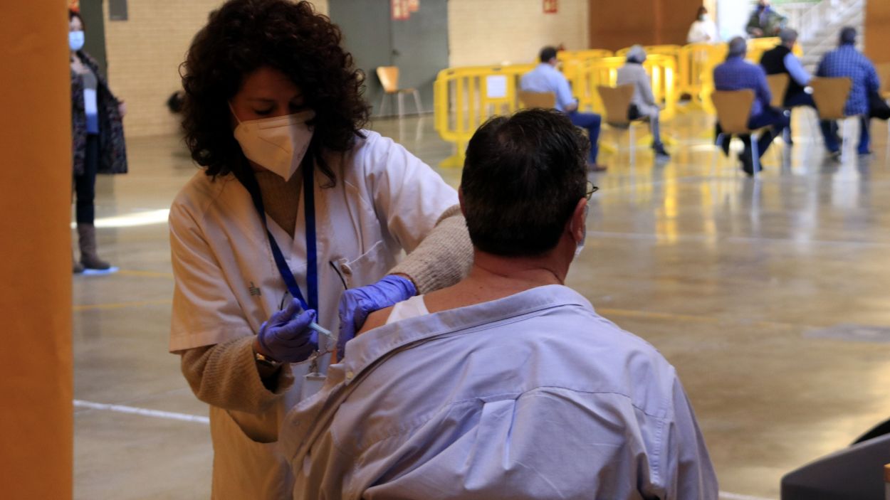 Tots els contactes estrets hauran de fer quarantena, encara que estiguin vacunats