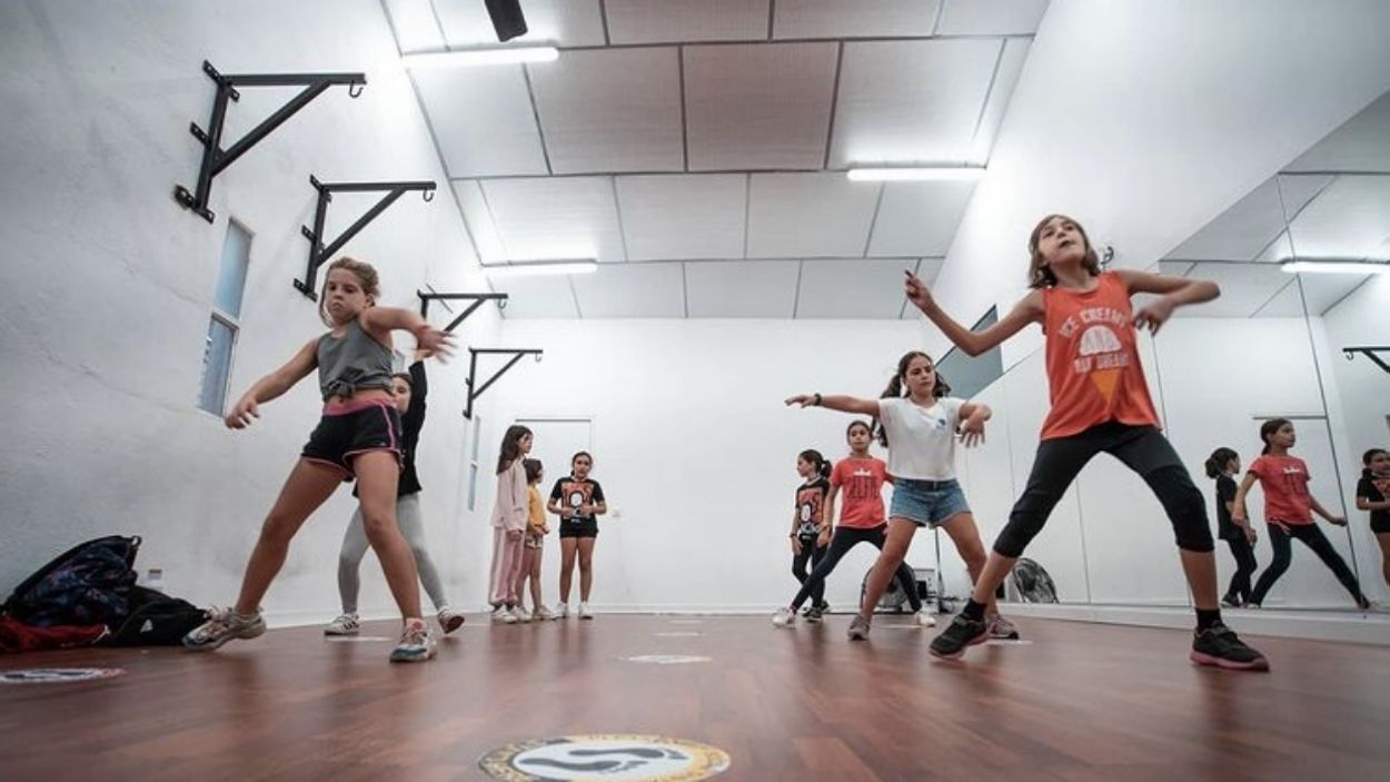 La dansa, un benefici directe per al desenvolupament corporal en l'edat infantil
