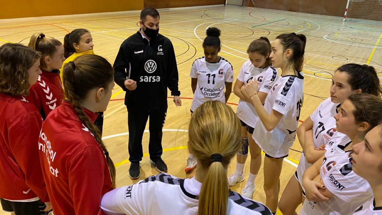 El cadet A femení de l'Handbol Sant Cugat somia en classificar-se per al Campionat d'Espanya