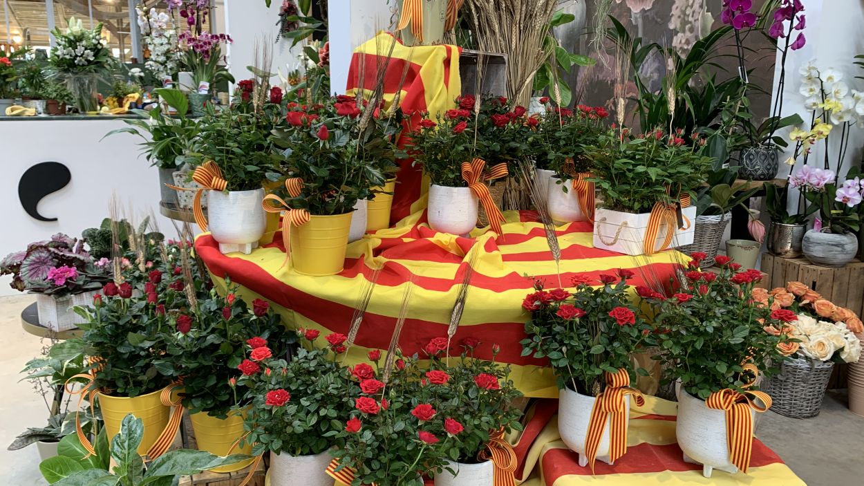 El comerç de Sant Cugat es prepara per Sant Jordi