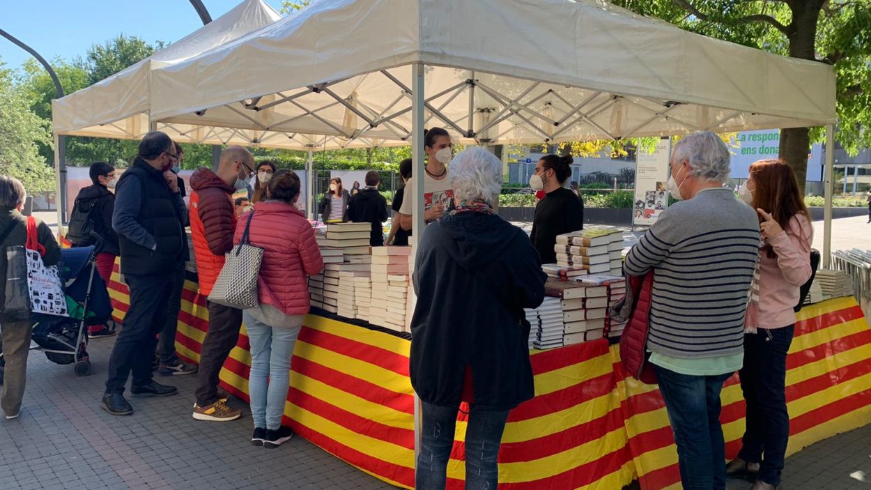 'Assassinat a la sala capitular', 'Bona sort' o 'El mentalista', les recomanacions dels llibreters locals per Sant Jordi