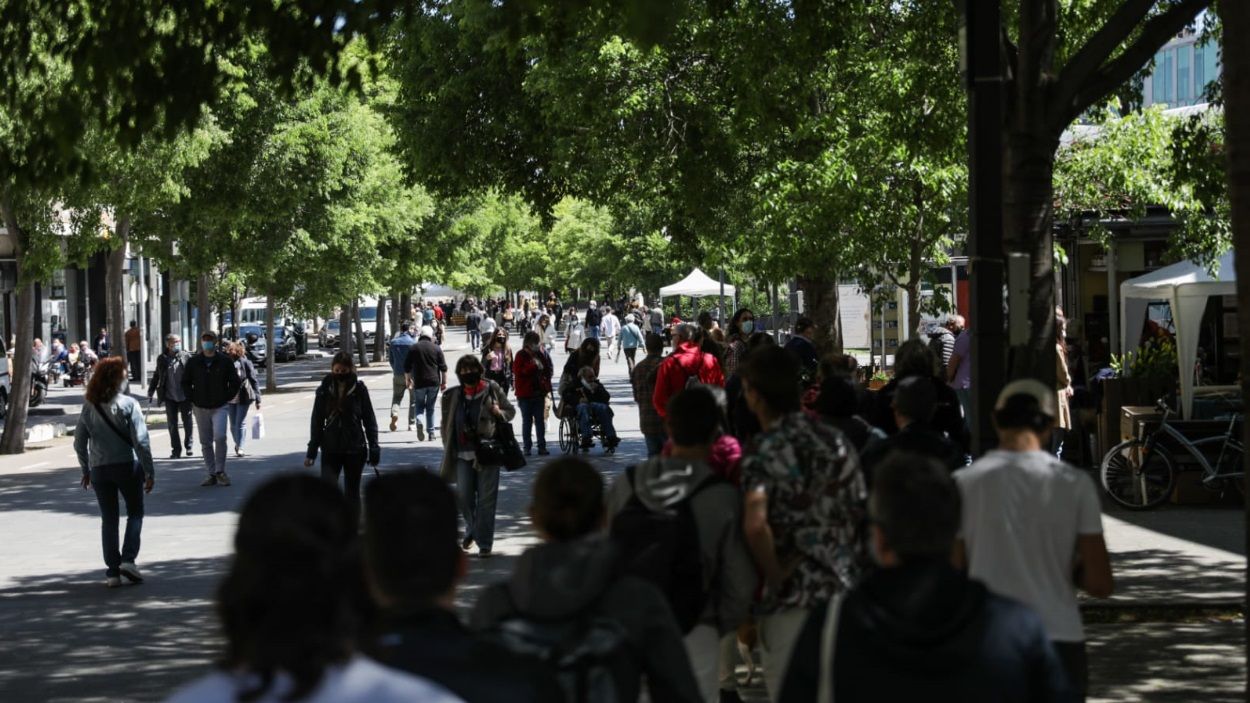 Sant Cugat omple els carrers en un Sant Jordi atípic