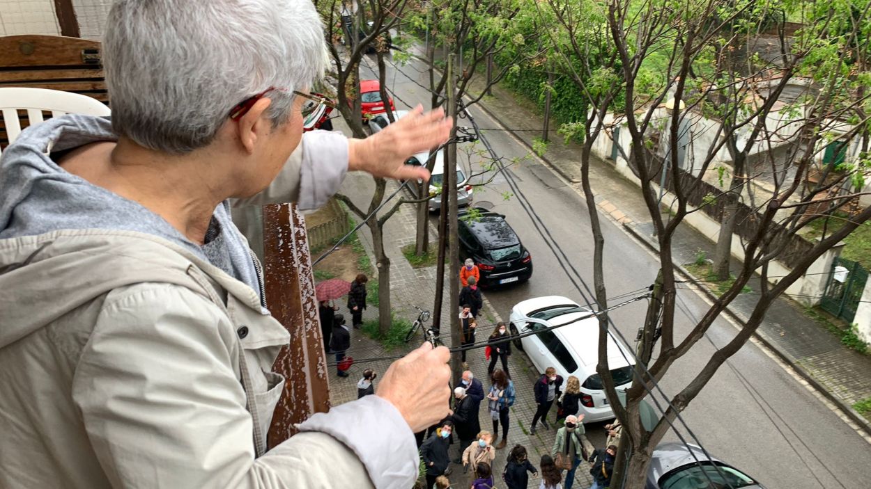 Aturat el desnonament d'una veïna del carrer d'Estapé de Sant Cugat