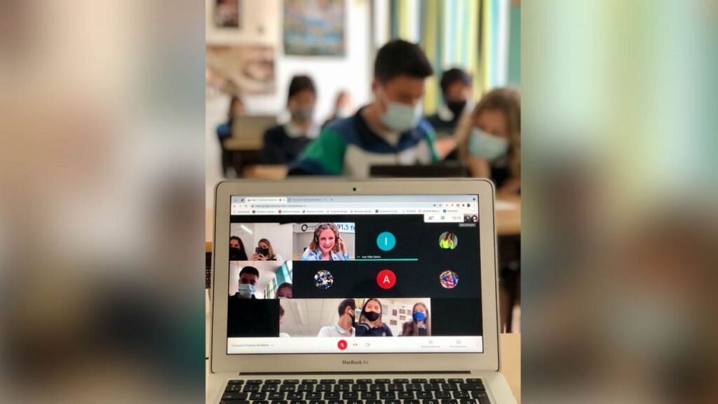 Alt: L'escola Pureza de María presenta nou podcast