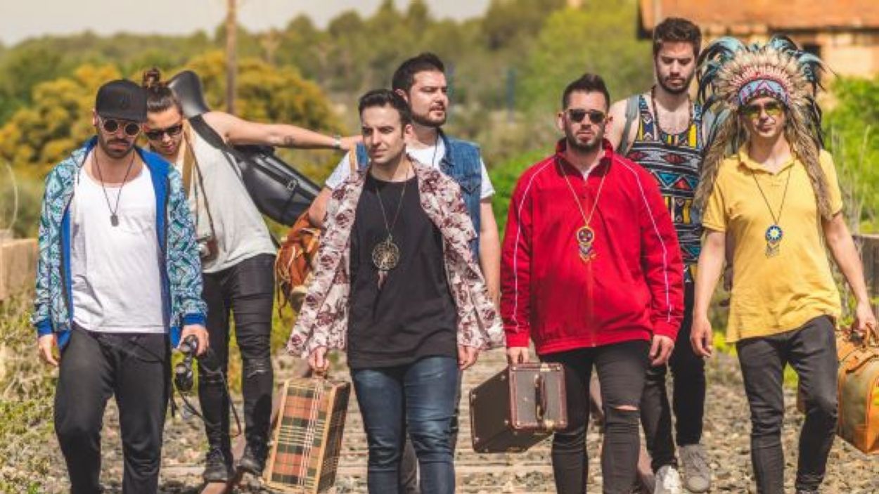 És correcte el verb 'embaucar'? La resposta al podcast 'L'Anell al dit'