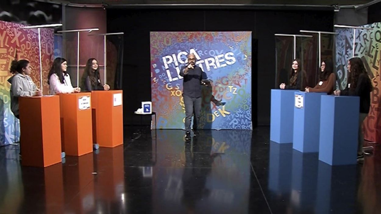 L'institut L'Estatut de Rubí i Les Aimerigues de Terrassa competeixen al 'Pica lletres'