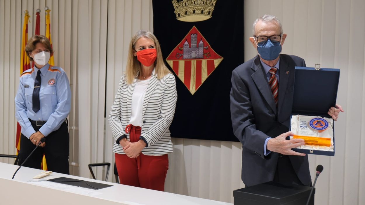 Sant Cugat reconeix el compromís d'Òscar Garcia, impulsor de Protecció Civil i voluntari durant 30 anys