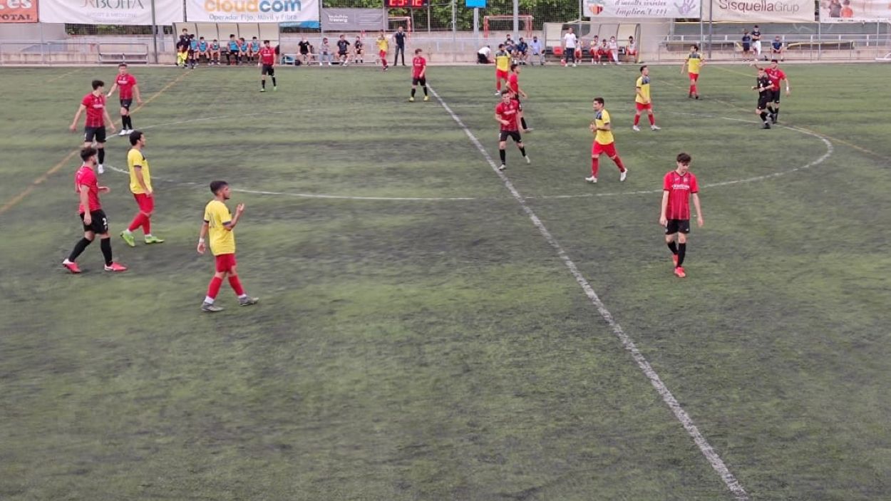 El SantCu supera el Mollet i és nou líder del subgrup B de la Primera Catalana