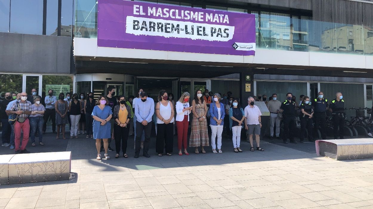 Sant Cugat se suma amb un minut de silenci al rebuig a 