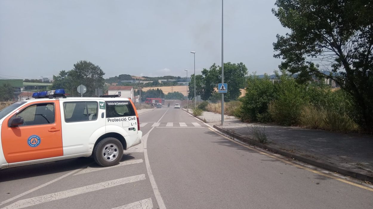 Petit incendi de vegetació a Can Fontanals