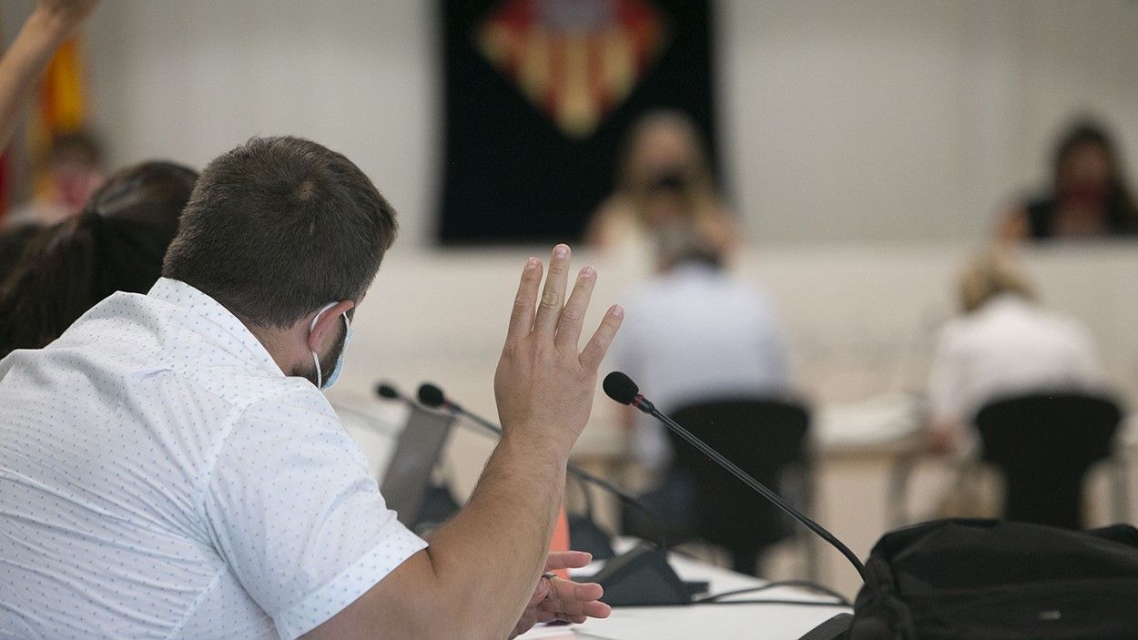 El repunt d'accidents als Túnels de Vallvidrera, els CAP de Sant Cugat a l'estiu i la Creu de Terme, al torn de precs i preguntes