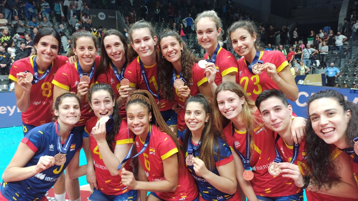 Ariadna Priante guanya la medalla de bronze a la Golden League amb la selecció espanyola de volei
