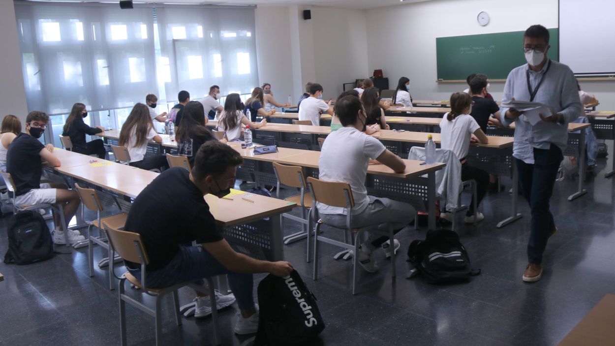 210628-aula-selectivitat-estudiants-a-acn.jpg