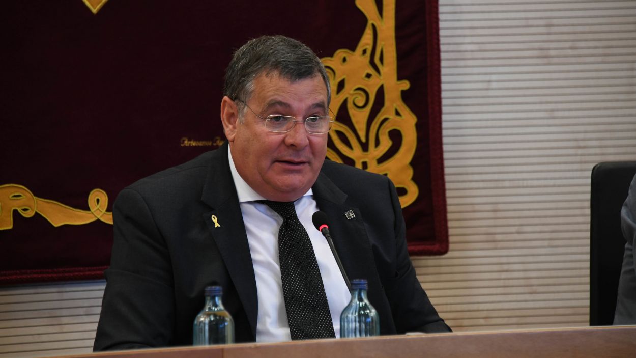 El president de l'EMD de Valldoreix proposa tornar a cobrar per una dedicació del 90%