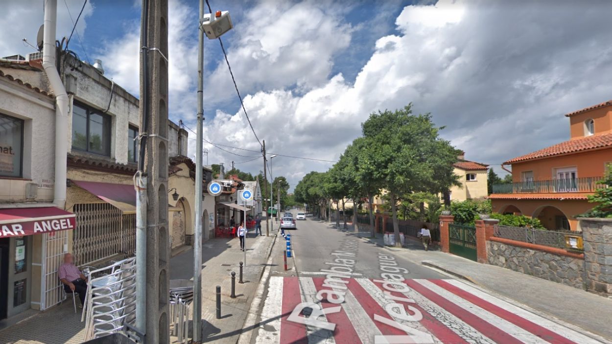 La reurbanització de la rambla de Mossèn Jacint Verdaguer de Valldoreix, a finals de juliol