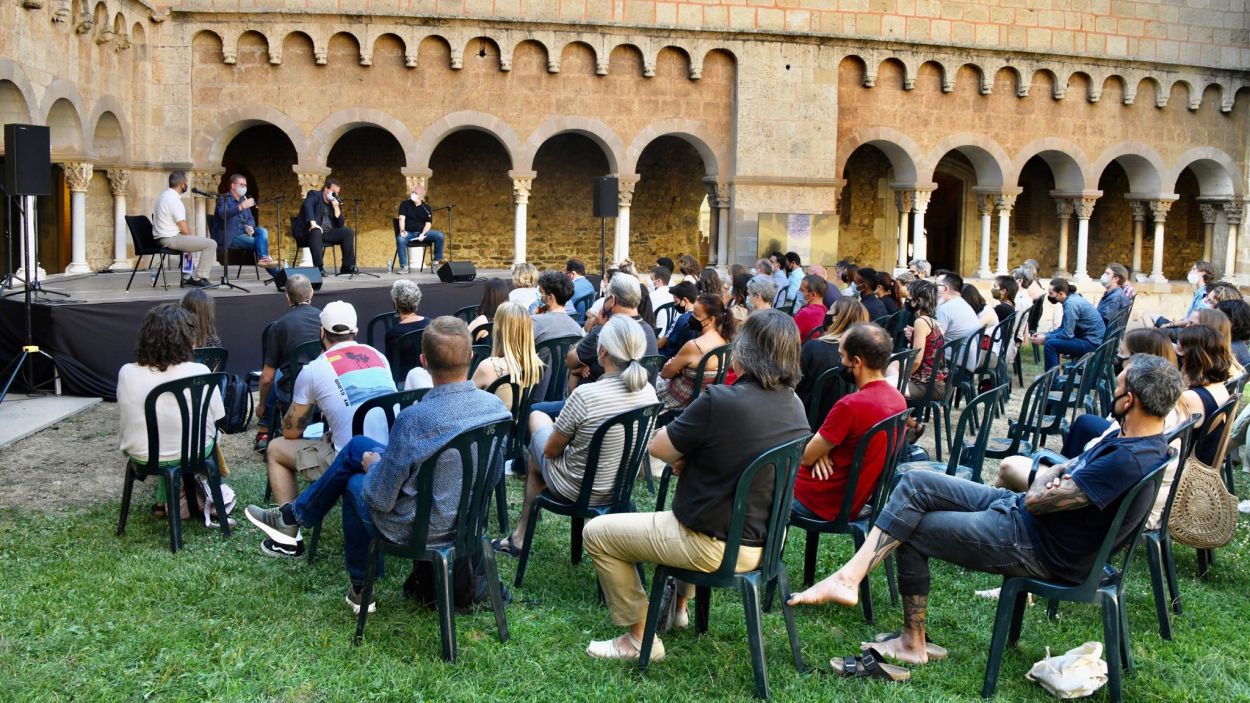 El diàleg entre generacions, l'envelliment actiu i alternatives d'oci entre els joves, guanyadors del Premi Raimon Badia 2021