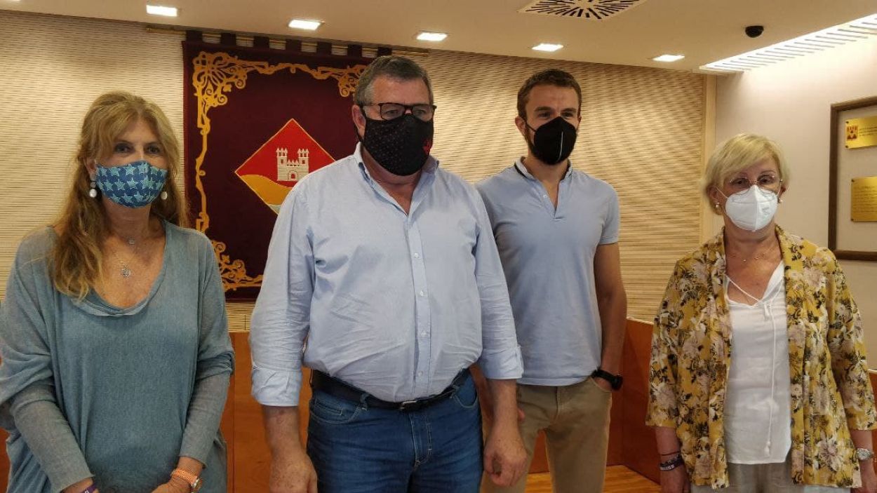 Puig rebutja les peticions de dimissió de l'oposició: 